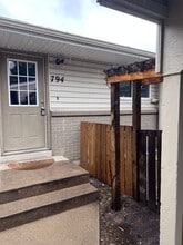 Building Photo - 794 W Cleveland Cir