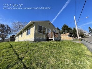 Building Photo - 116 Oak St