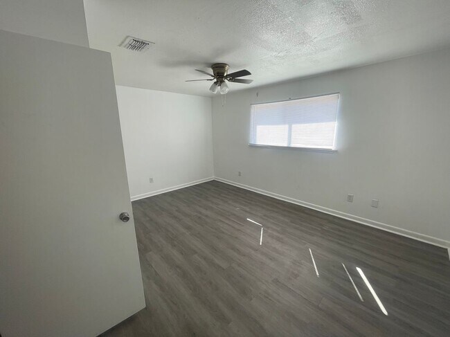 Foto del edificio - 2310 Bobbie St