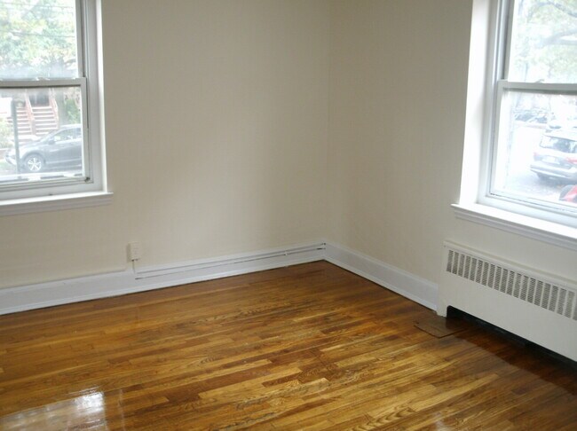 Building Photo - 5301 Glenwood Rd