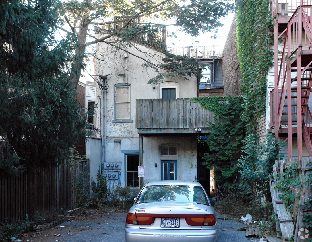 Building Photo - 106 N 8th St