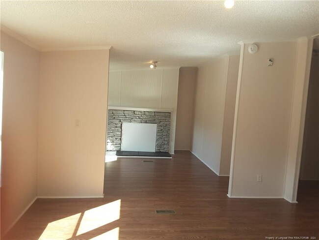 Building Photo - 159 Pine Haven Dr