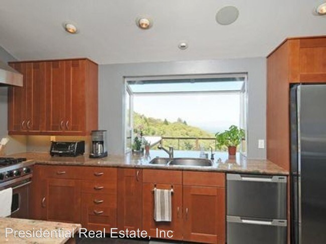 Foto del edificio - 4 br, 3 bath House - 21475 Summit Road