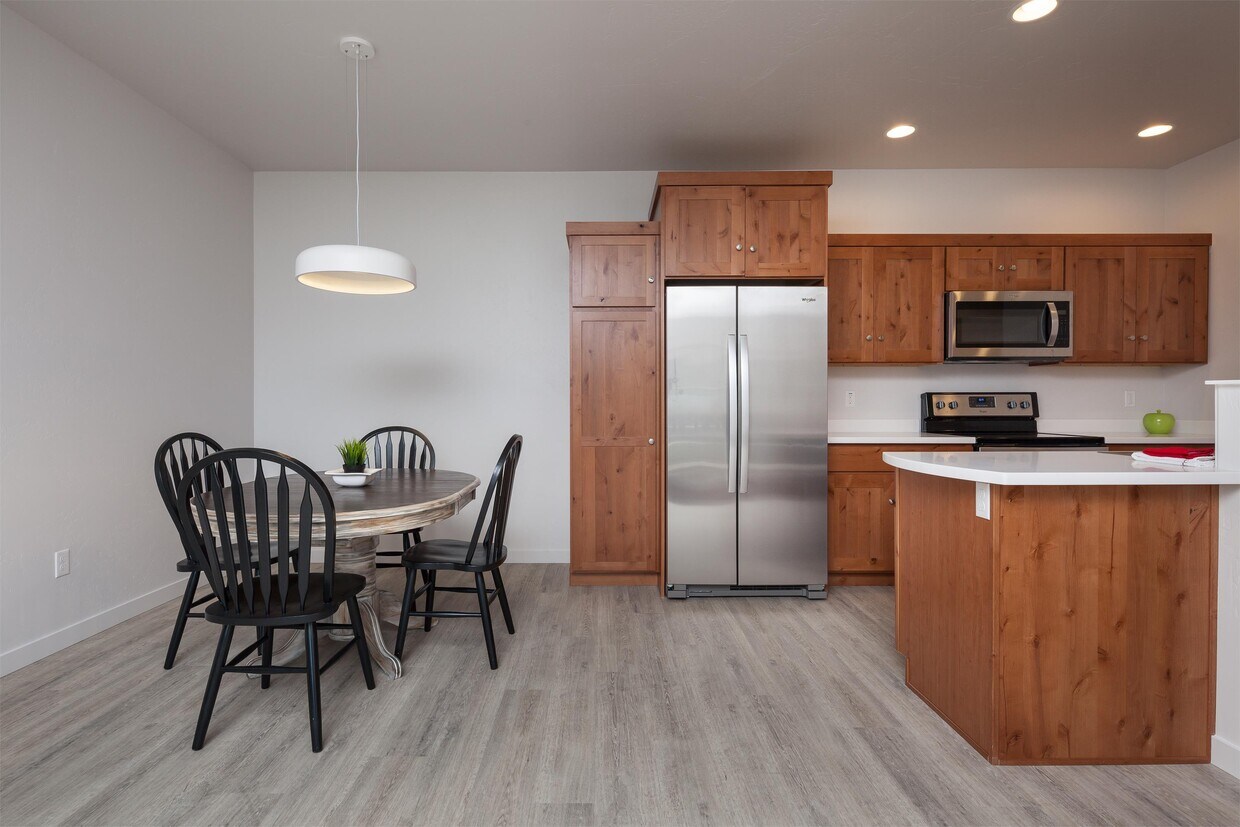 206 Sawyer Ln Unit E, Kalispell, MT 59901 Apartment for Rent in