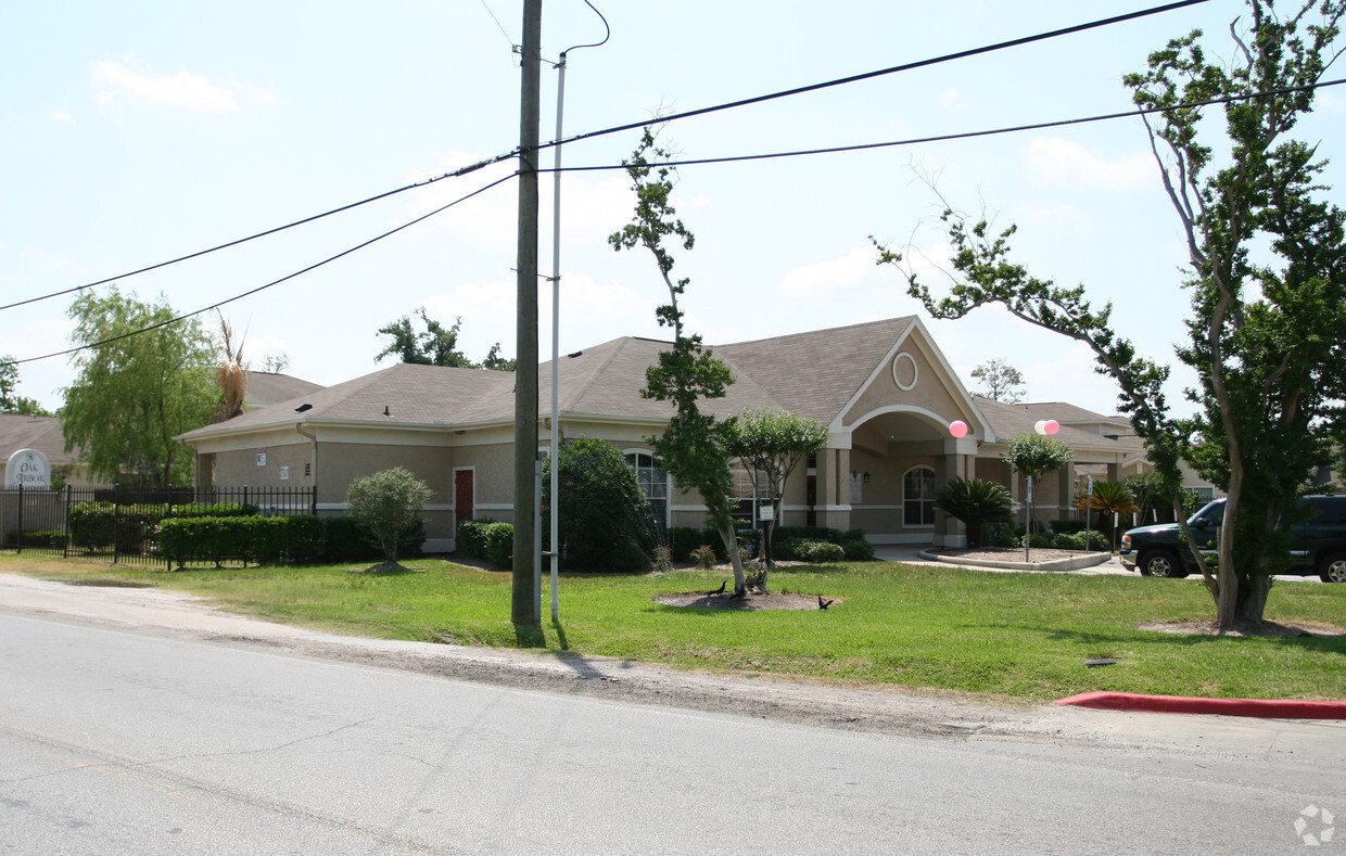 Foto principal - Oak Arbor Townhomes