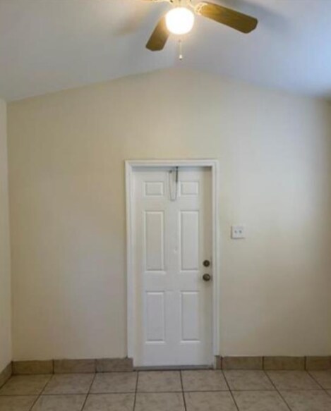 Foto del edificio - 470 NE 162nd St