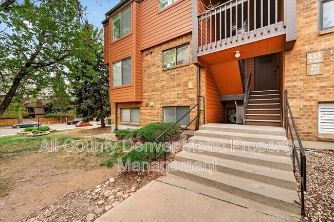 Building Photo - 433 Wright St