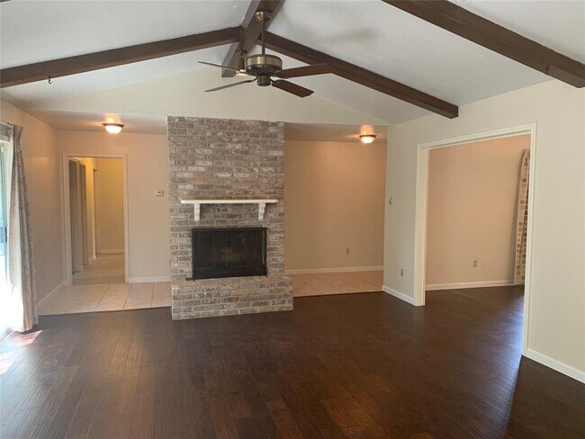 Foto del edificio - 14403 Locke Ln