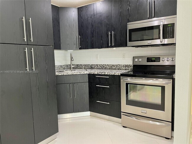 Building Photo - 9483 SW 76th St