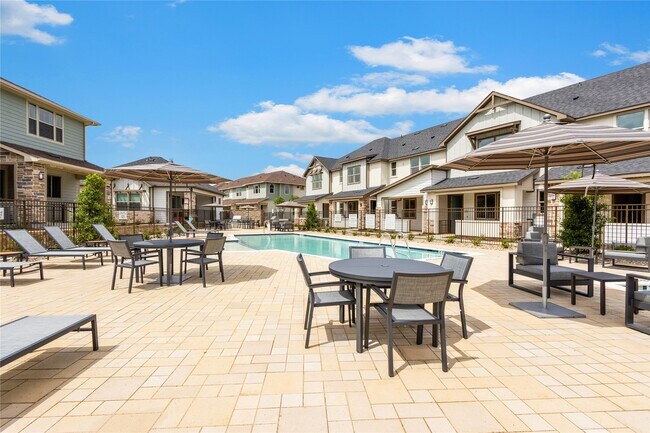 Foto del edificio - 5900 U.S. 287 Frontage Rd