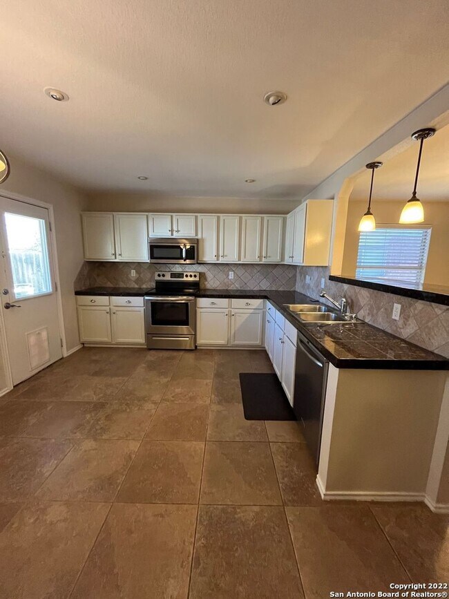 Foto del edificio - 3943 Bulverde Pkwy