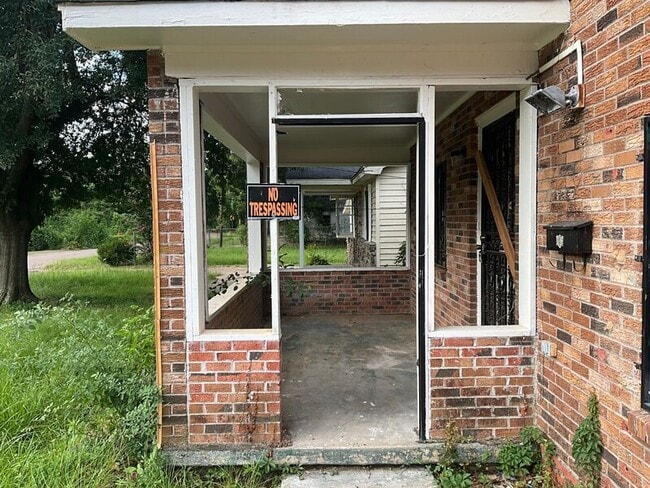 Building Photo - 2835 Comfort St