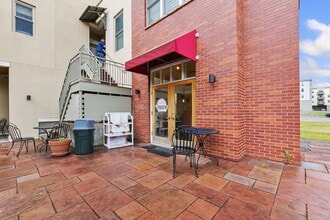 Building Photo - 401 Mason Ct