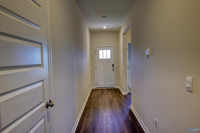 Foto del edificio - 3404 Feldspar Dr SW