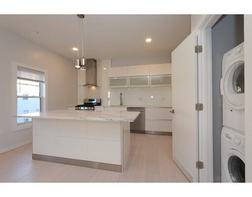 Foto del edificio - 108-110 Trenton St