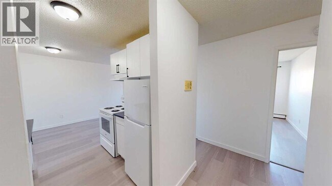 Photo du bâtiment - 9515-100 100 Ave.