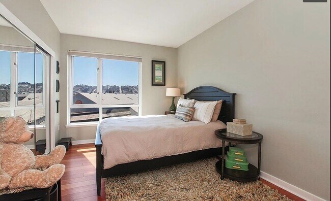 1st bedroom - 635 King St