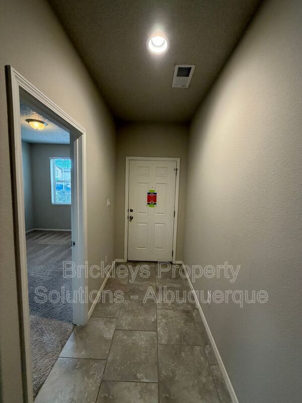 Foto del edificio - 7005 Silver Moon Rd