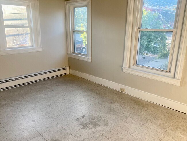 Foto del edificio - 756 E 5th St