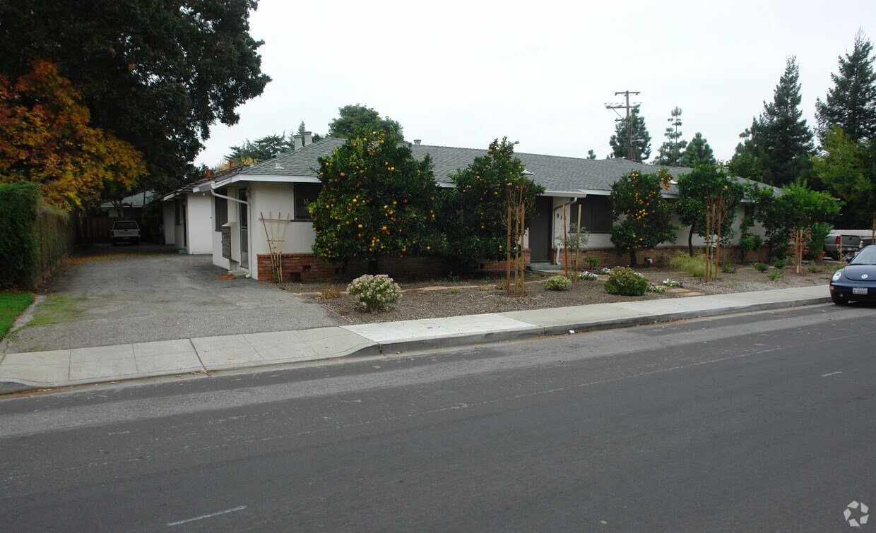 Foto del edificio - 918 Bonita Ave