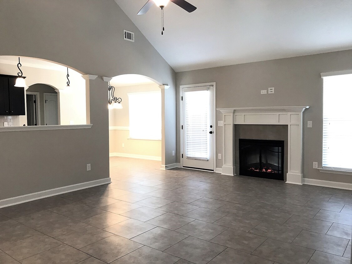 Foto del edificio - 5145 Copse Dr