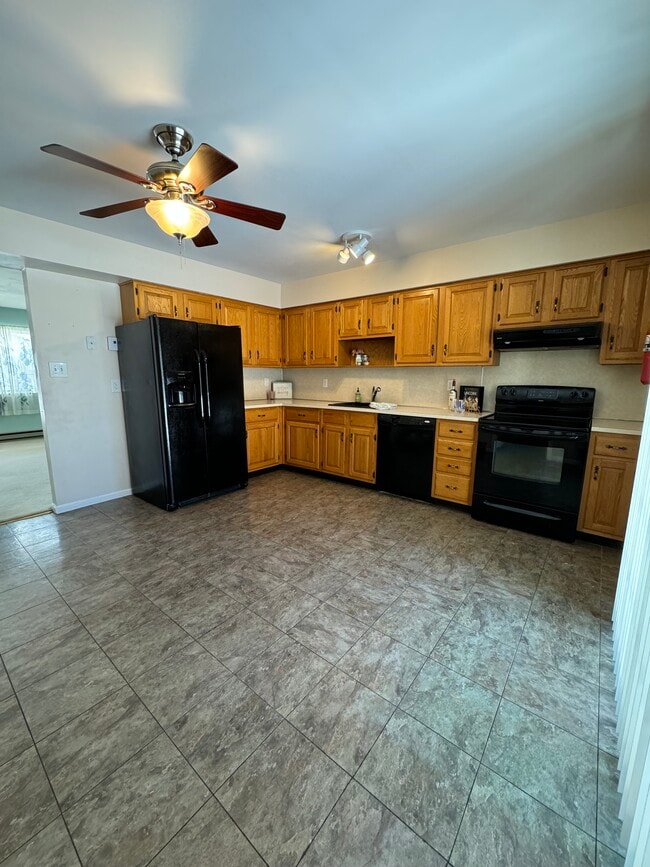 Building Photo - 49 Pennypacker Dr