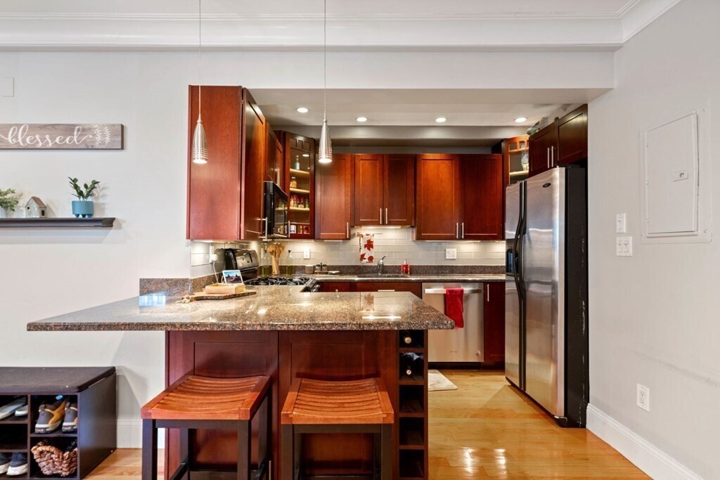 Foto principal - 121 W 7th St