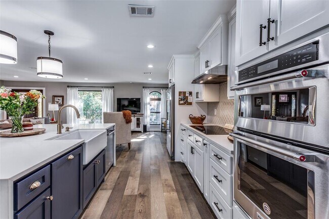 Foto del edificio - 724 W Pleasantview Dr