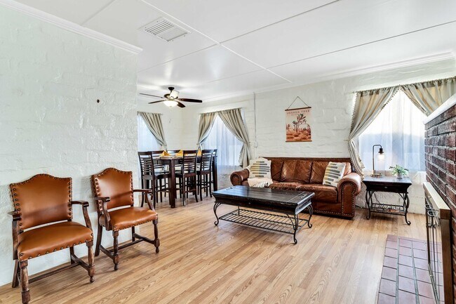 Foto del edificio - 2 Bedroom 1 Bath - Furnished Hilltop Home ...