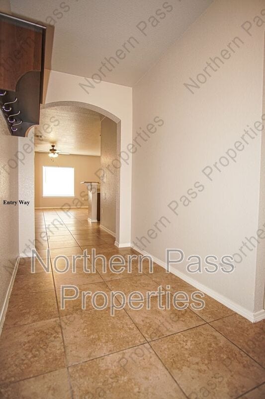 Building Photo - 6977 Jericho Tree Dr