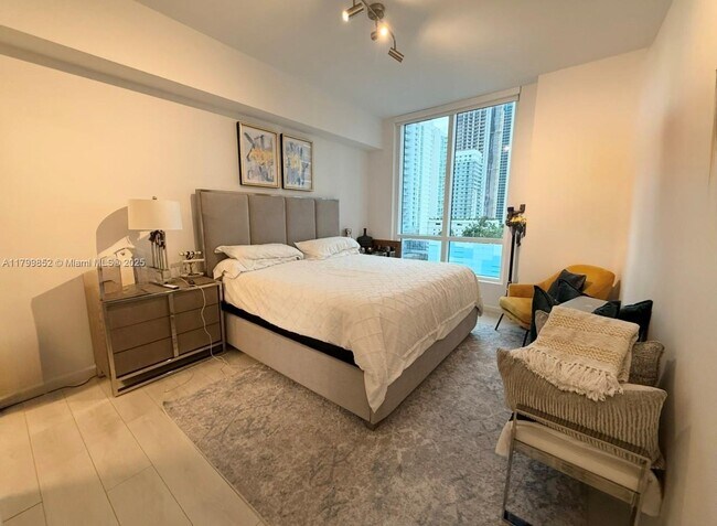 Foto del edificio - 601 NE 27th St