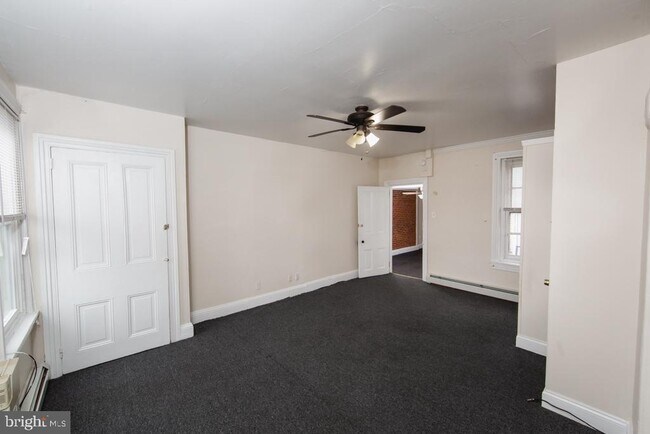 Building Photo - 9 N Matlack St