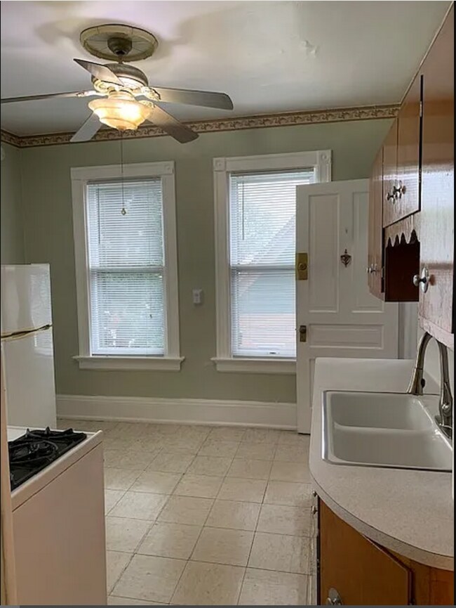 Cocina - 2454 N Pierce St