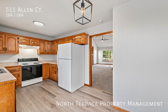 Building Photo - ?? Upgraded Townhouse w/ Garage & Huge Yar...