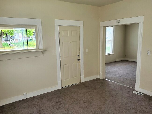 Foto del edificio - Fantastically updated Monroe District Area 3BR/1.5BA House