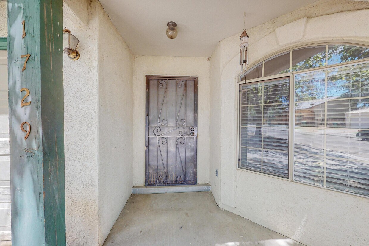 Primary Photo - 1729 Chamisa Rd NE