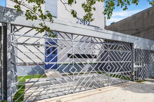 Foto del edificio - 2907 Ferndale St