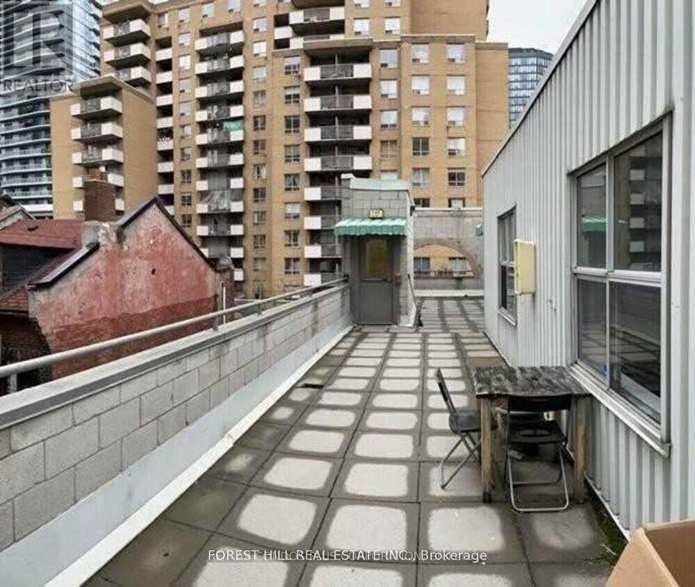 Photo du bâtiment - 126 Dundas St E