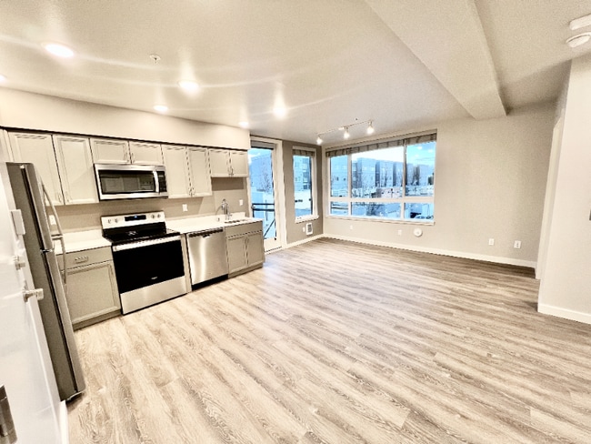 Building Photo - 2330 Yakima Ct