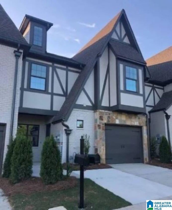 Primary Photo - 4215 Lennox Dr