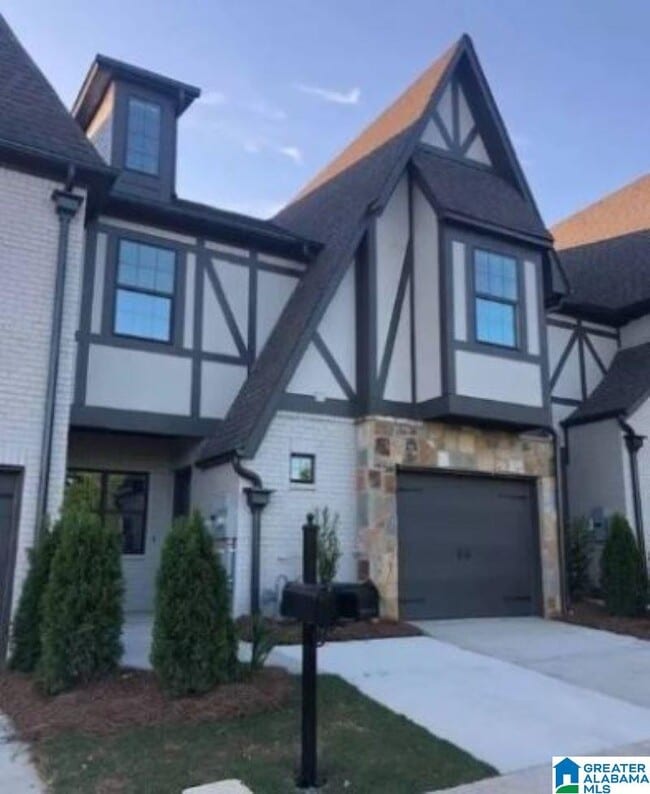 Building Photo - 4219 Lennox Dr