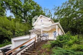 Building Photo - 318 Purcell Ave