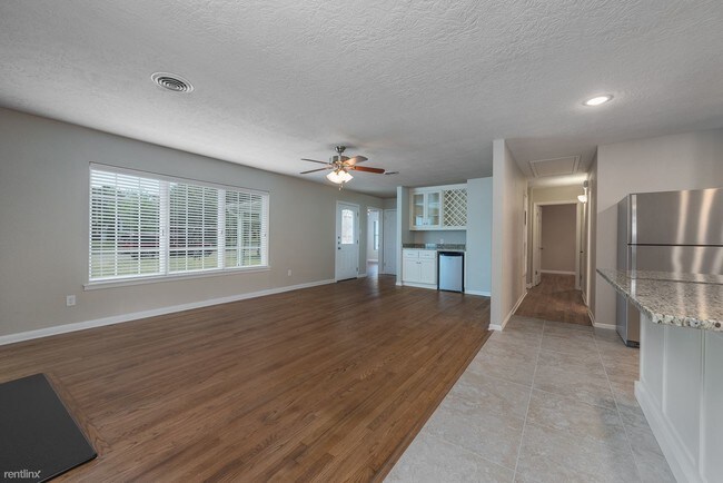 Foto del edificio - 5 br, 3 bath House - 404 Day Ave