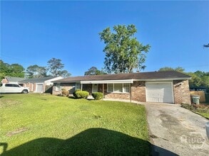 Building Photo - 318 Willow Rd