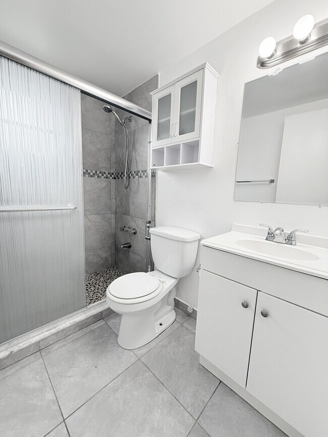 Foto del edificio - 145 SW 30th Ct