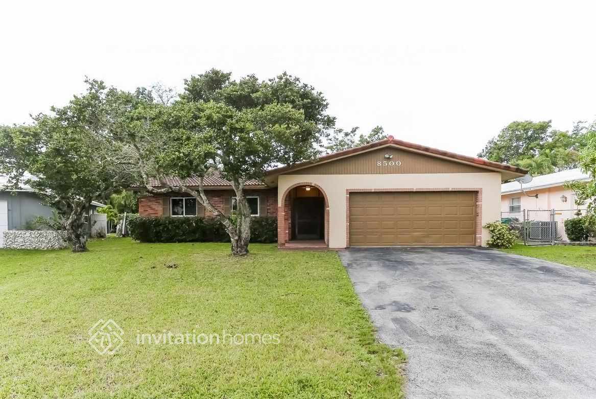 Foto principal - 8500 NW 18th Pl