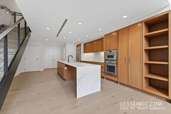 Building Photo - 1332 8th St NW