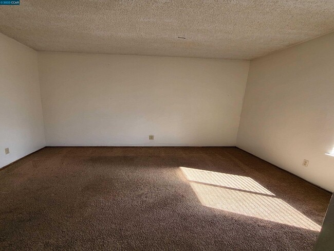 Building Photo - 115 Pecan Dr