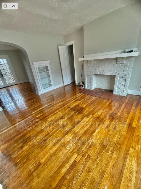 Foto del edificio - 2357 Brownsville Rd