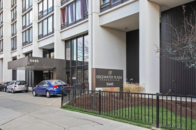 Foto del edificio - 5445 N Sheridan Rd